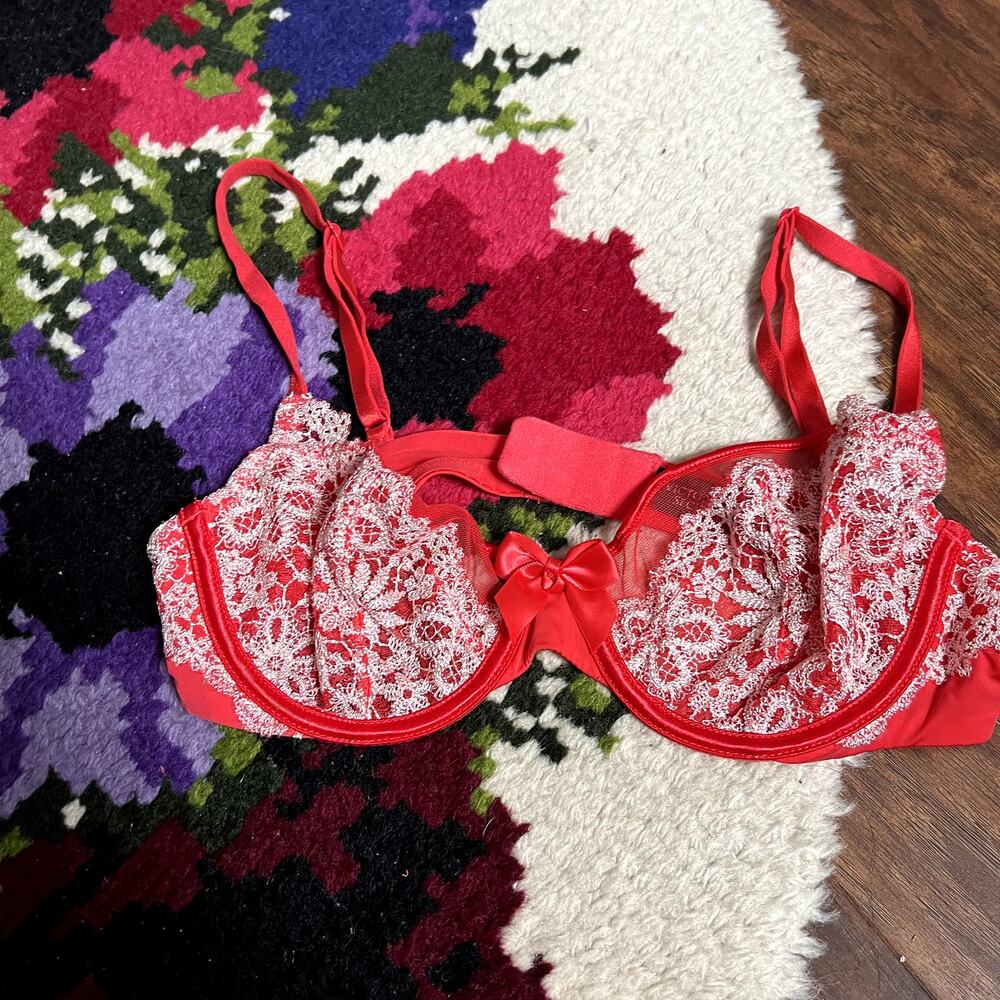Victoria's Secret Red and White Lace Unlined Demi Bra Size 34B
